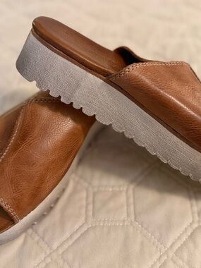 Bed Stu Fairlee II Cognac Leather Platform Slide Mules